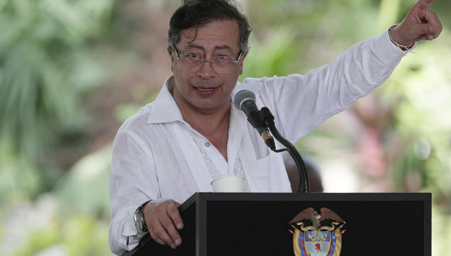 Escribe Roberto García Alonso
