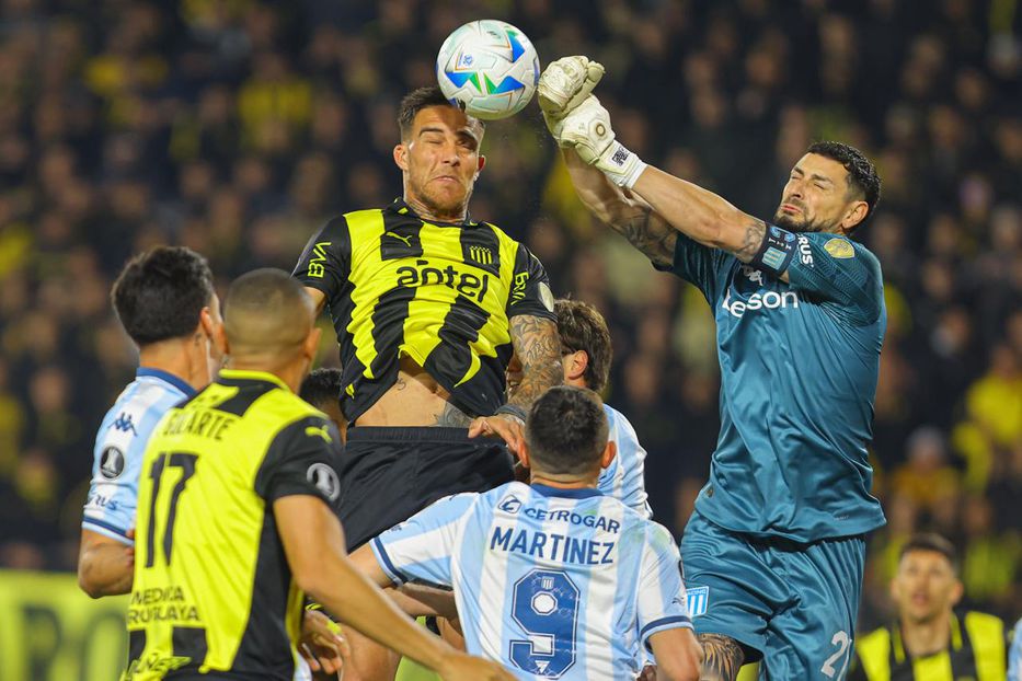 Con el cuchillo entre los dientes