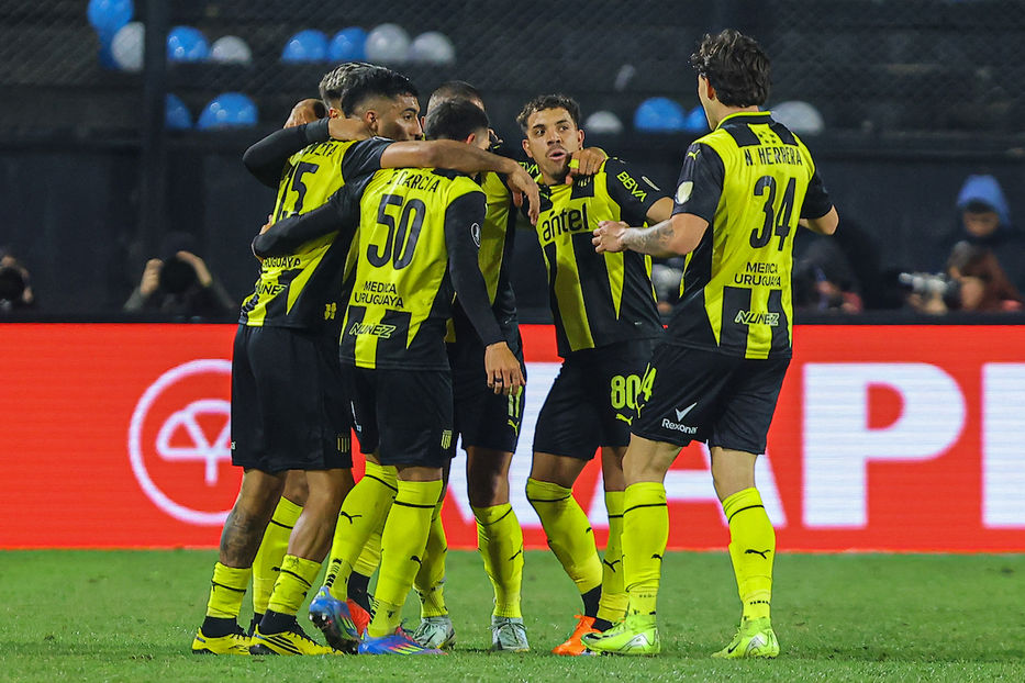 De dientes apretados