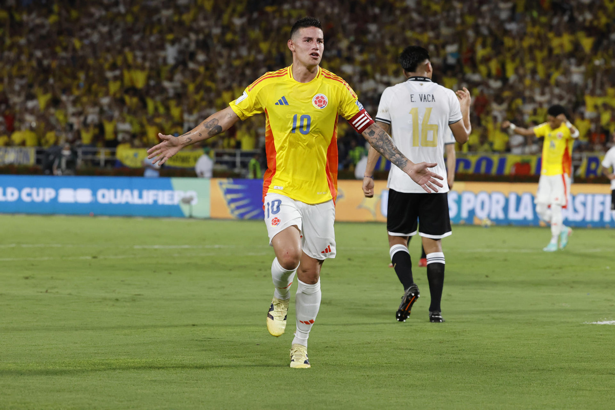 James Rodríguez, que regresó a la liga colombiana, anunció su retiro de la selección