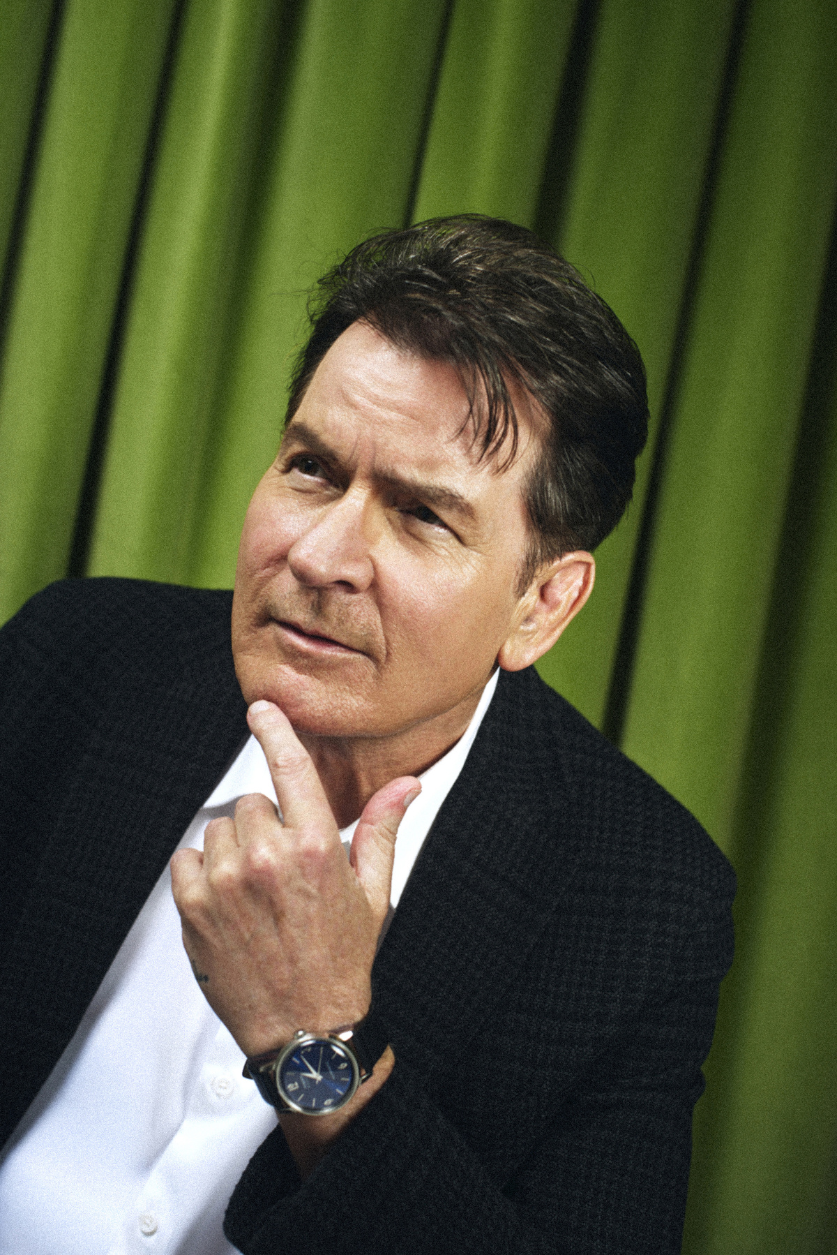 Charlie Sheen está listo para contarte todo