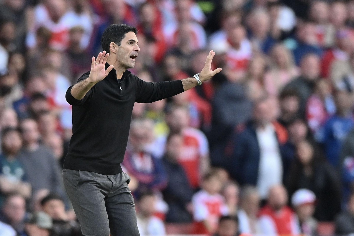 El DT del Arsenal apelará a pilotos militares para mejorar la ...