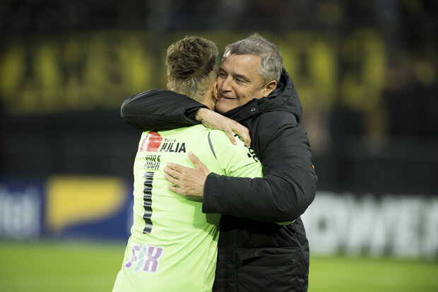 Apertura: Peñarol y Juventud están empatando sin goles en el Campeón del Siglo