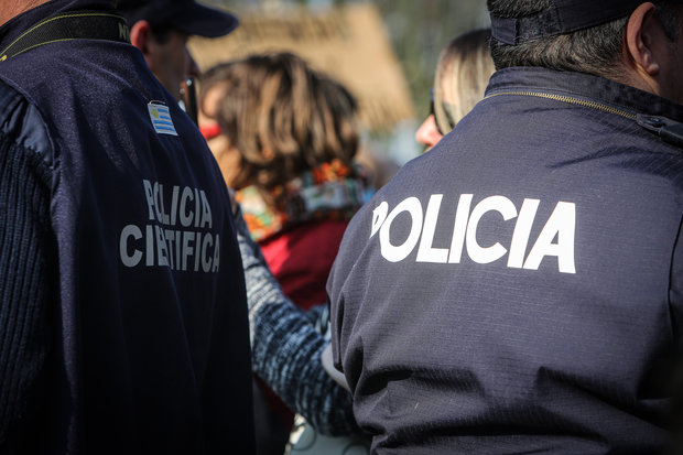 Hallaron a un hombre muerto junto un contenedor con varias heridas de arma blanca