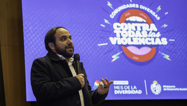 Más amor, por favor