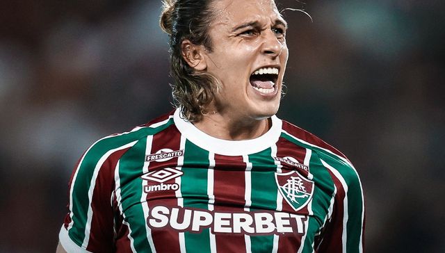 Se vistió de héroe