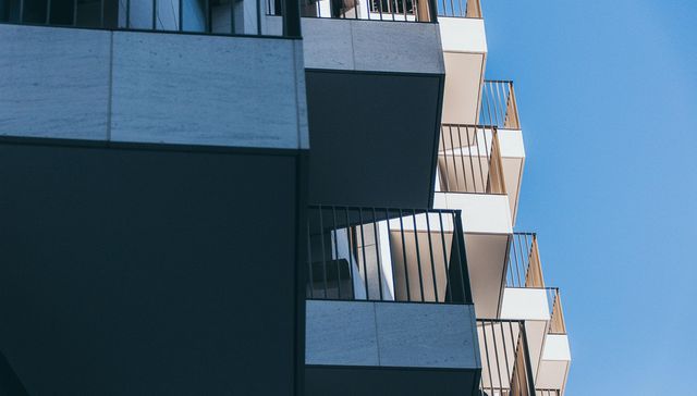 El destino es chambón