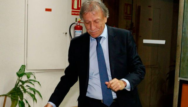 Con los dientes apretados