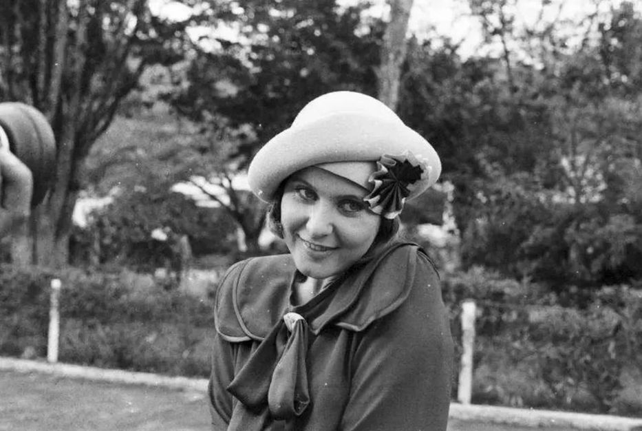 La actriz en la telenovela O Feijão e o Sonho