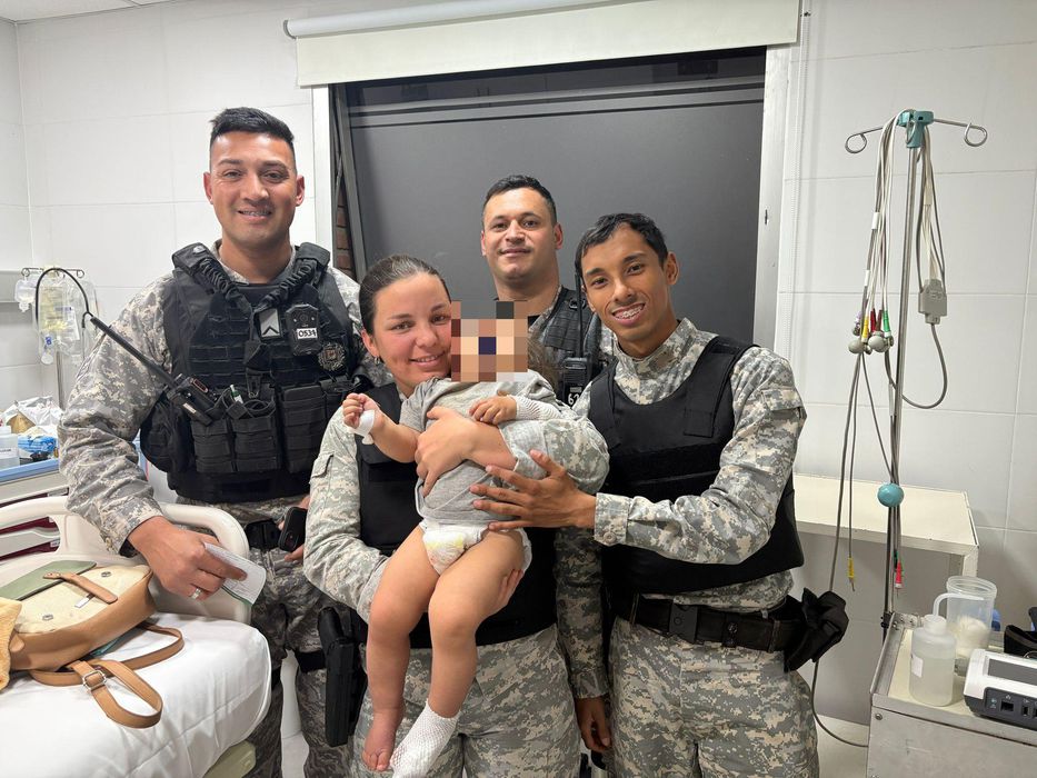 Aplauso, medalla y beso