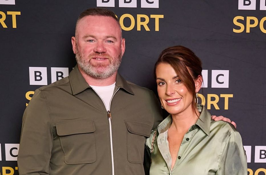 Un muchacho que bebe