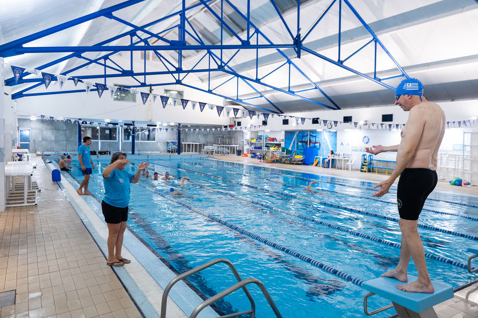 Gabriela Schiaffarino junto a deportistas de Somo Deporte. Foto: Javier Nocetti / Montevideo Portal