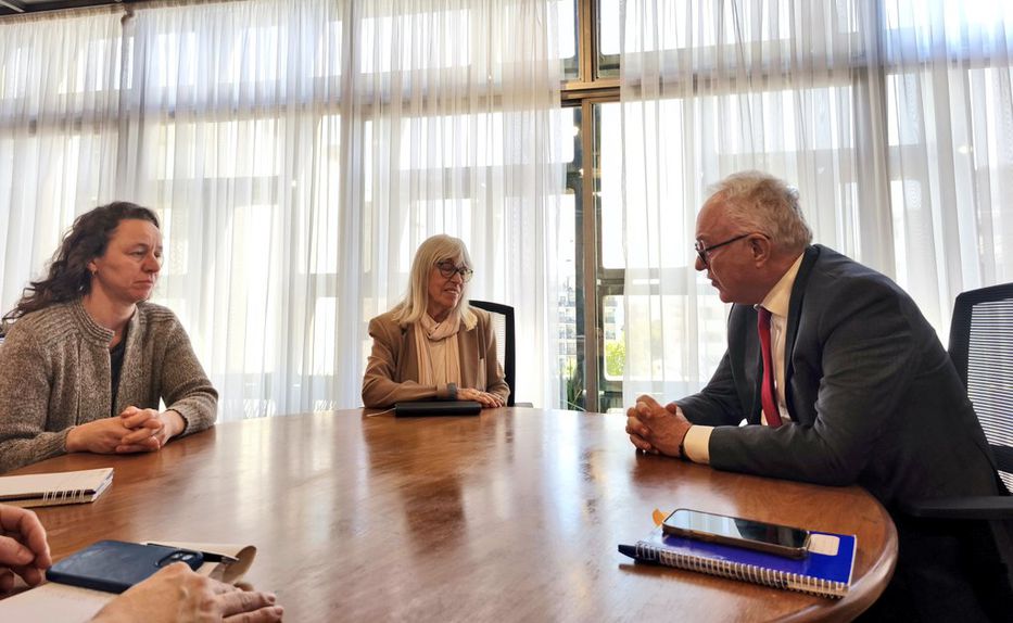 “Rápida liberación”: Lubetkin se reunió con familias de uruguayos en flotilla interceptada