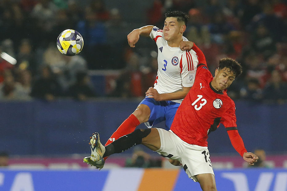 Los primeros, adentro