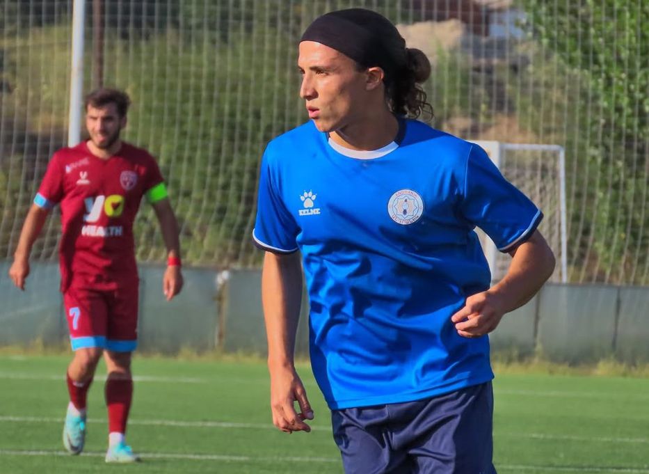 Gonzalo Ferreira jugando en Andranik de Armenia. Foto: Instagram @gonza_ferreira8