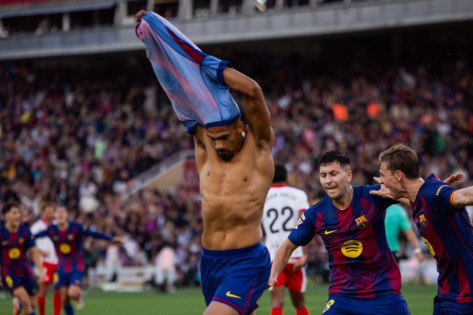 Se vistió de héroe