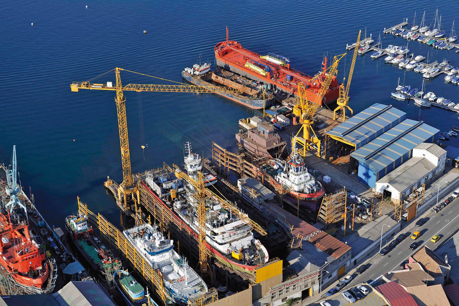 Escribe Charles Carrera