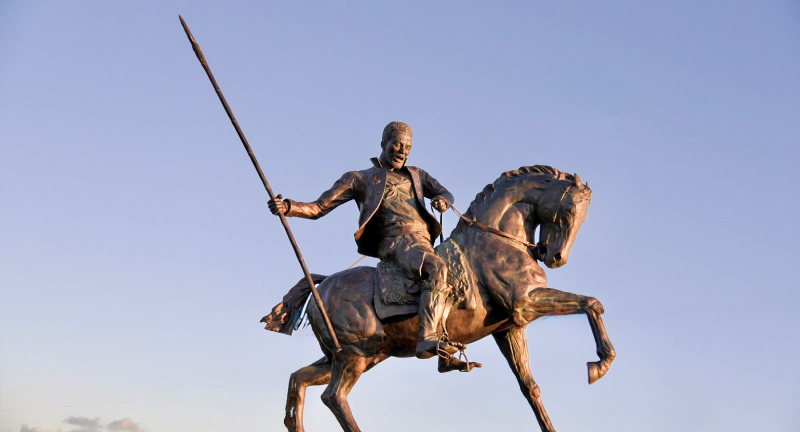 El Comandante tiene su monumento