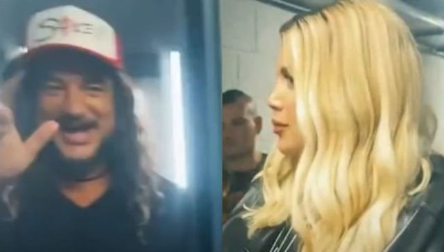 Durmió (con medias)