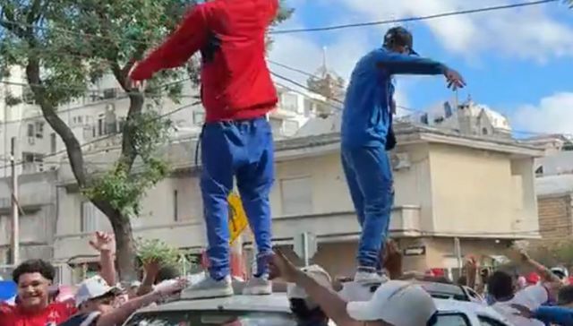 Traigan puertas que manijas sobran