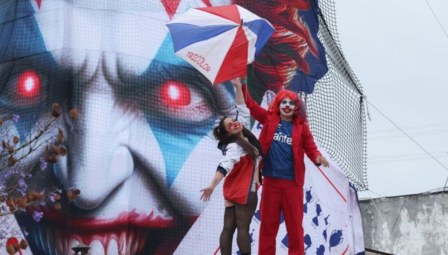 Chicanas van y vienen