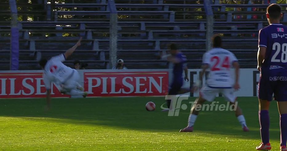 Director de arbitraje reconoció error en jugada de Maxi Gómez y le dejó mensaje a Ruglio