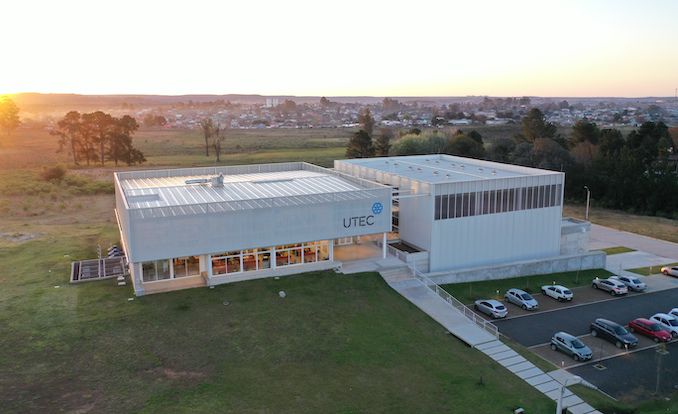 Escribe Tabaré Viera