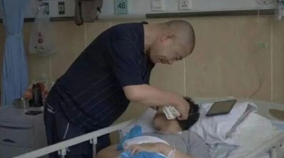 Gui junto a su esposa, durante la enfermedad de esta. Foto: infzm.com