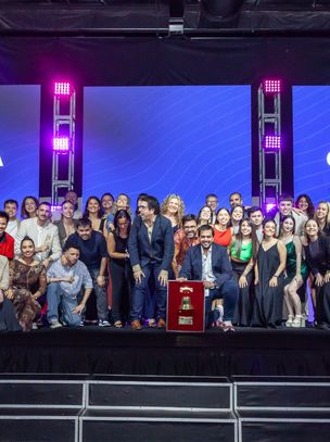 Aplausos y reconocimientos