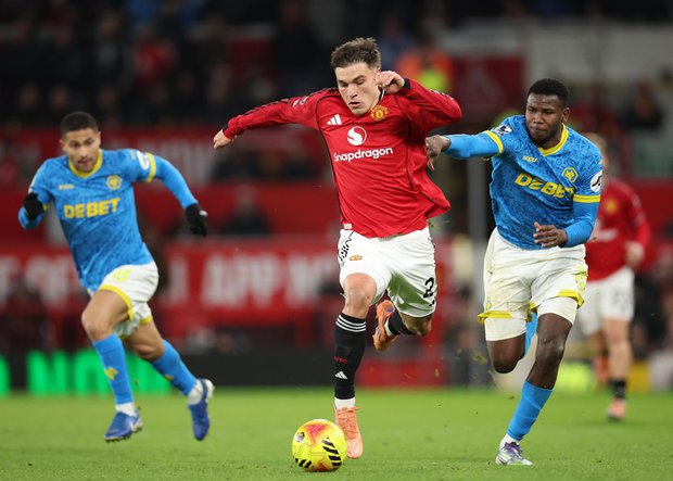 Manuel Ugarte podría salir de Manchester United: clubes interesados y lo que pide el club