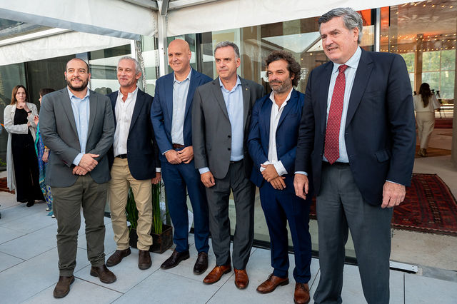 Christian Di Candia, Martín Gómez Platero, Francisco Legnani, Yamandú Orsi, Mauricio La Buonora y Pedro Bordaberry. Foto: Javier Noceti