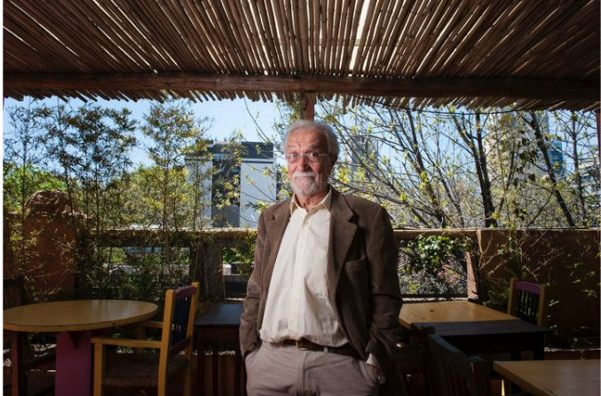 Muere Ernesto Acher, cofundador de la legendaria banda Les Luthiers