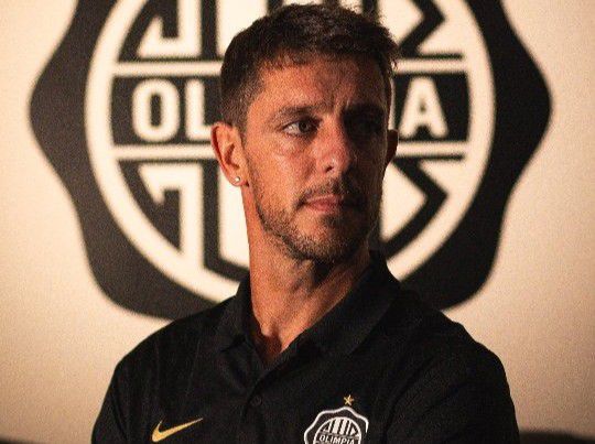 Jugadores uruguayos se mueven en el mercado de pases internacional