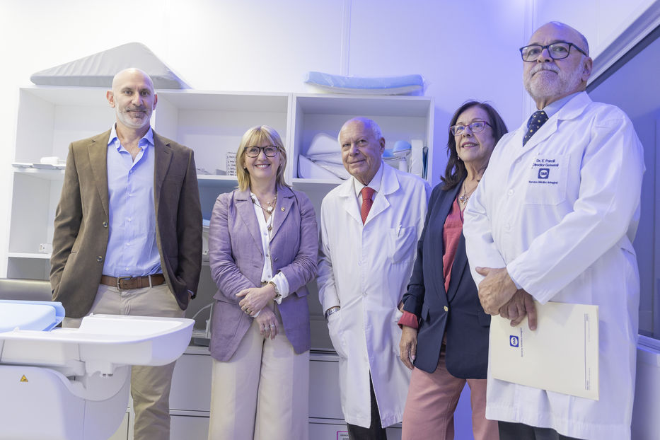 Dr. Emilio Turcatti, Dra. Cristina Lustemberg, Dr. Bartolomé Grillo, Dra. Rosario Pérez y Dr. Fernando Paroli. Foto: cedida a Montevideo Portal