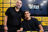 Arezo y su continuidad en Peñarol: “Solo pensaba en darle al hincha el cariño que me dio”
