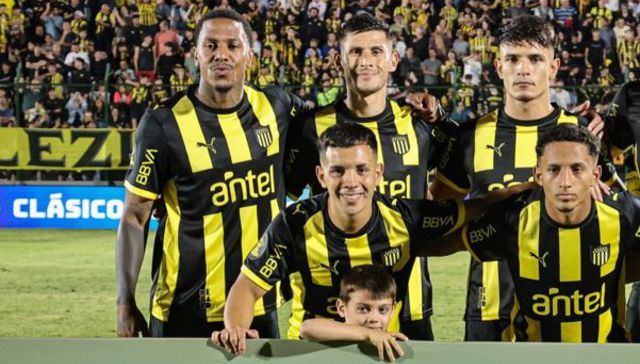 Entran por un oído...