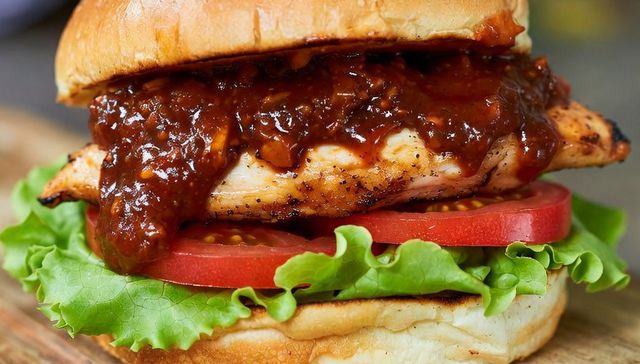 Sandwich de pollo con barbacoa