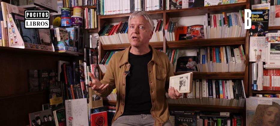 Músicos y anaqueles