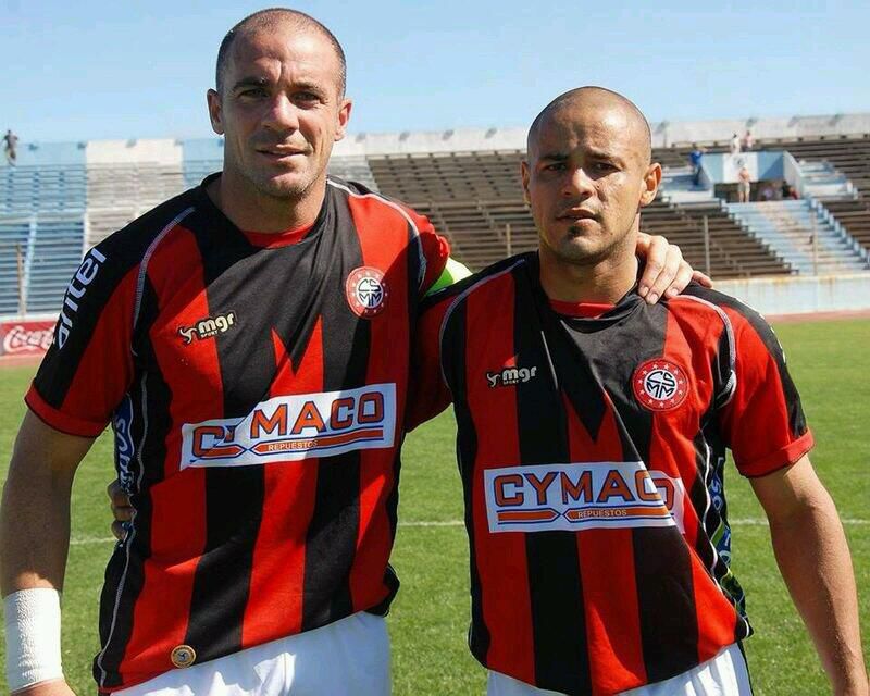 Matías Appelt jugando en Miramar Misiones junto a Walter Pandiani. Foto: X @RiflePandiani7