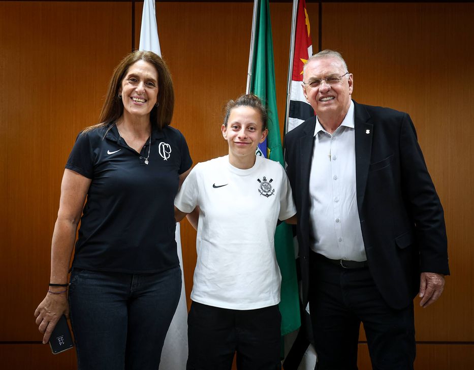 Estrella uruguaya Belén Aquino ficha por el gigante Corinthians de Brasil