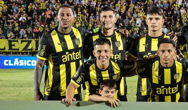 Entran por un oído...