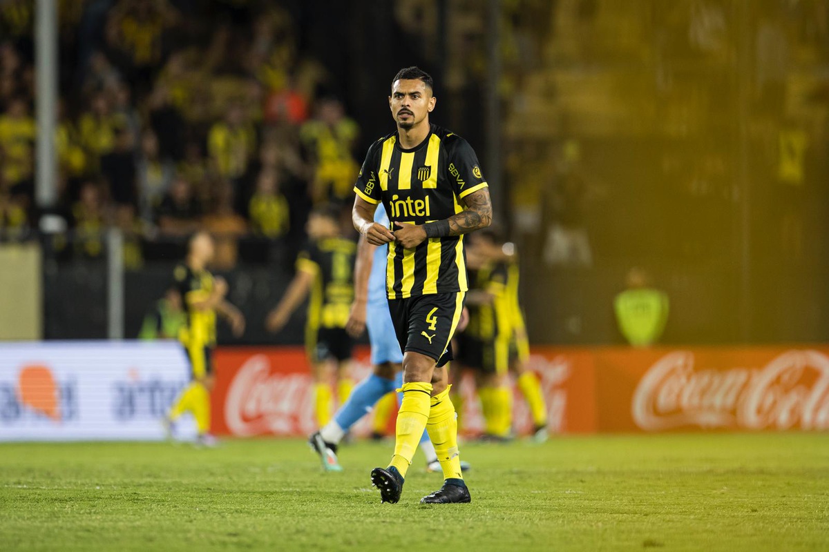 Gularte y sus “diferencias” con Leo Fernández en Peñarol: “Resolvimos de forma…”