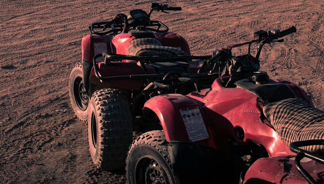 Él chocó a un policía motorizado