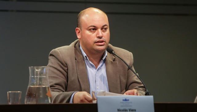 Muchas y pocas palabras