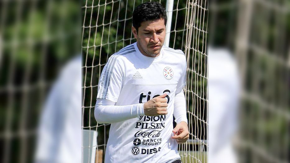 Exfutbolista de Olimpia investigado por vínculo con Marset se entregó en Paraguay