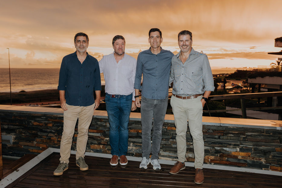 Francisco Jorge, socio del proyecto Selenza;&nbsp;Alejandro Prieto, director de Producción Altius Group; Josef Preschel, director general de Altius Group; Francisco Ferrés, gerente de proyectos Punta del Este Altius Group. Foto: cedida a Montevideo P