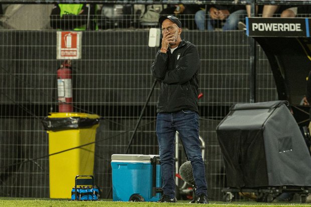 Diego Monarriz cesado como entrenador de Danubio, que mira el descenso con preocupación