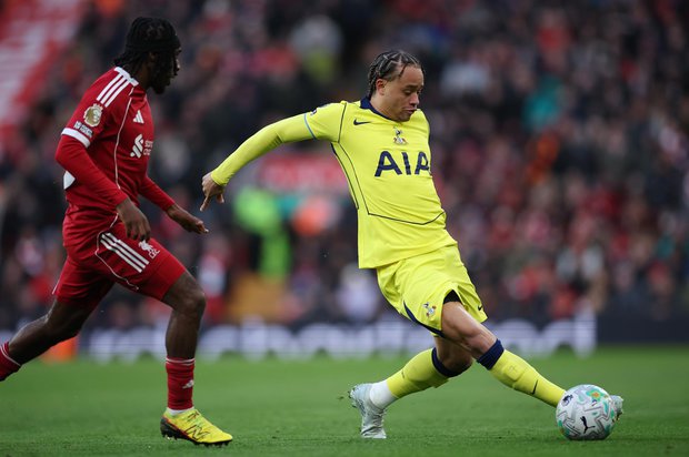 Inglaterra: Tottenham Hotspur rescató un empate ante Liverpool sobre la hora en Anfield