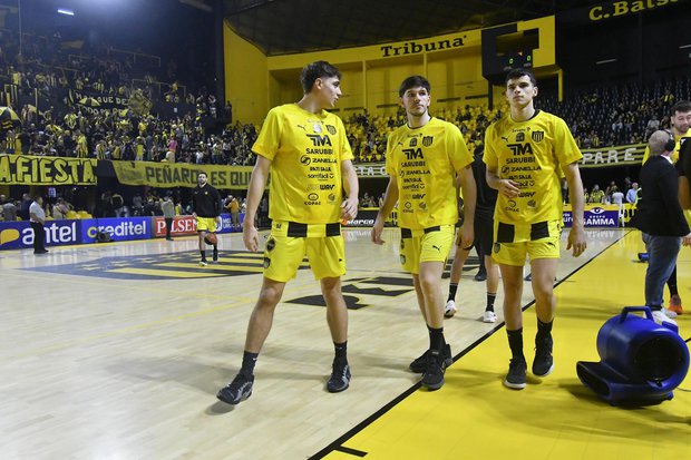 Básquet: ganaron Nacional y Defensor Sporting, y se suspendió por humedad Peñarol-Aguada