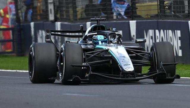 Con la rueda derecha